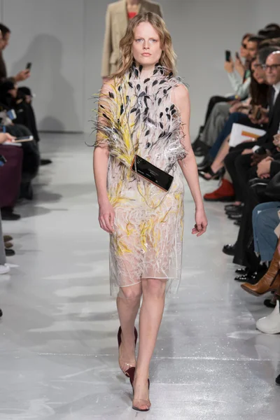 Look 27